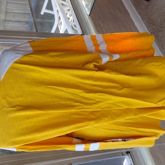 Old Navy extra large mustard and white striped tee - Picture 4 of 5